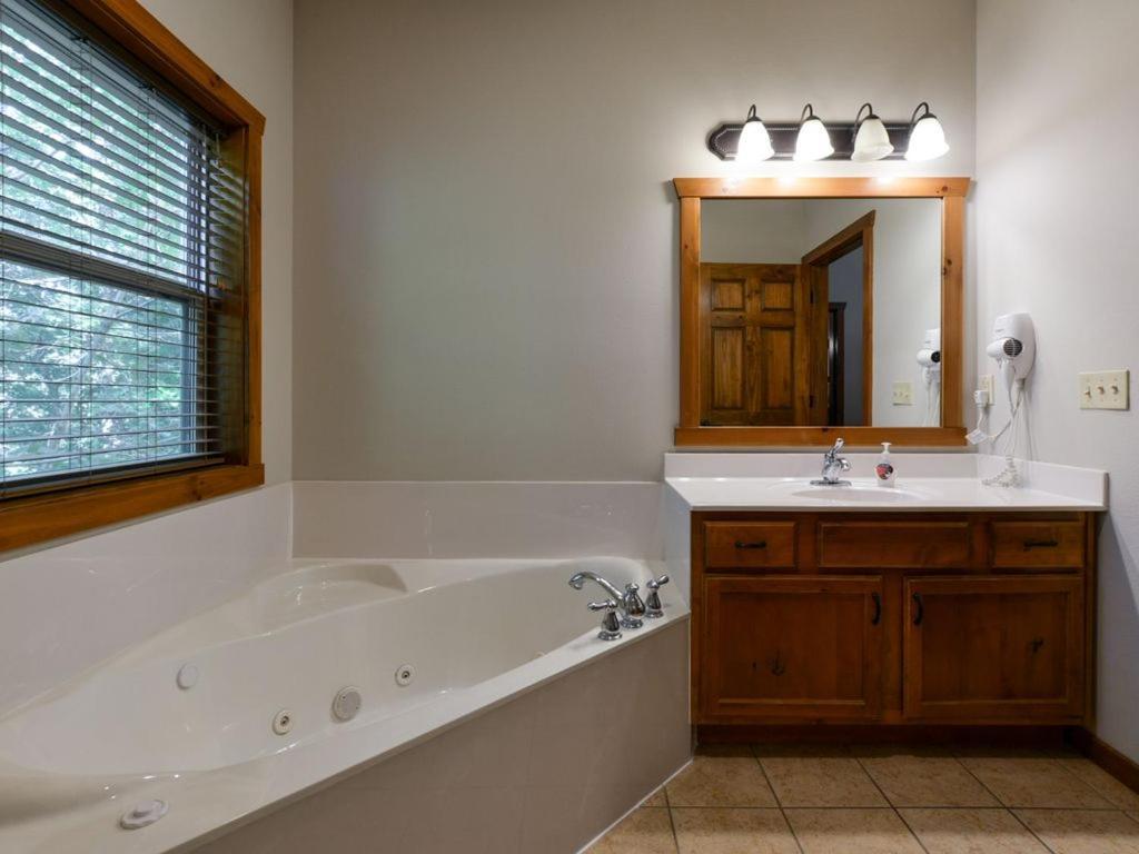 Lodge 243 Branson Extérieur photo